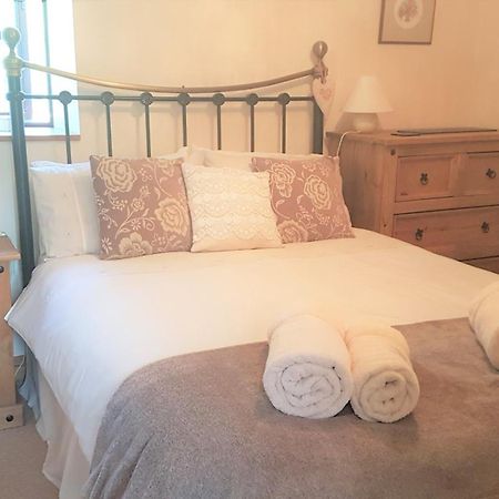 River Cottage@Cwm Mill - Riverside Family Holidays In The Black Mountains 赫里福德 外观 照片