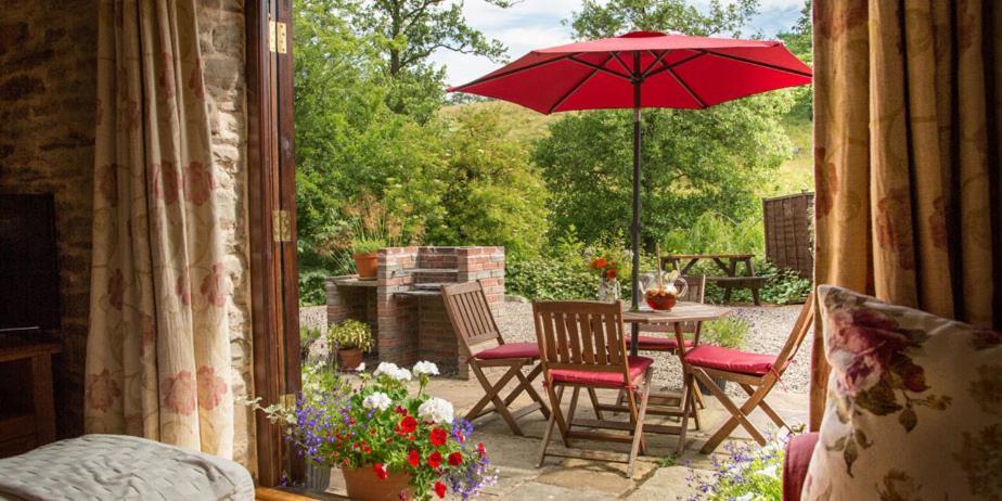 River Cottage@Cwm Mill - Riverside Family Holidays In The Black Mountains 赫里福德 外观 照片